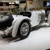 展示台に置かれた1928年式メルセデス・ベンツSSKのクラシックレーシングカー