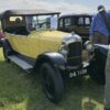 黄色いシトロエンType A、1920年代のフランス製クラシックカー、屋外イベント展示