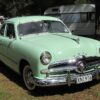 1949年型Ford（フォード）セダンのフロント3/4ビュー。戦後を代表する「ショーボックス・フォード」のクラシックカー。